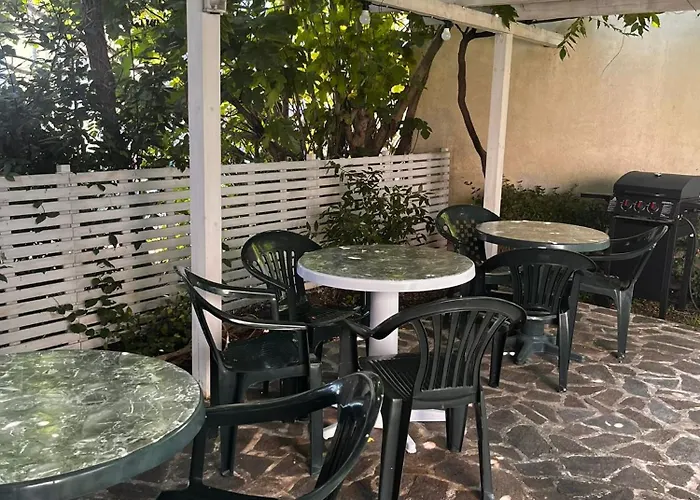 Kъща за гости христина 3* 로제넷츠